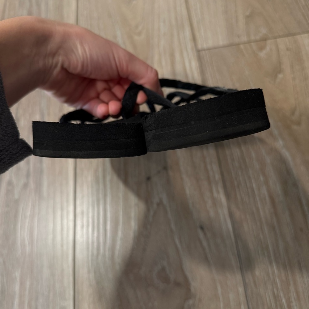 Teva Olowahu Flip-Flop - Picture 4 of 7